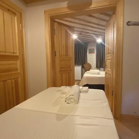 Hanflats Nocleg ze śniadaniem 4*