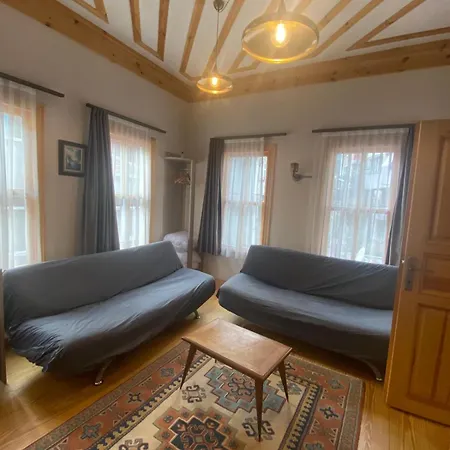 Hanflats Nocleg ze śniadaniem 4*